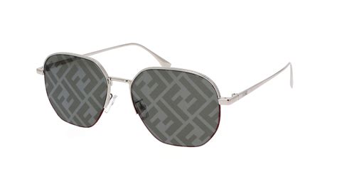 Fendi FE40004U Sunglasses .